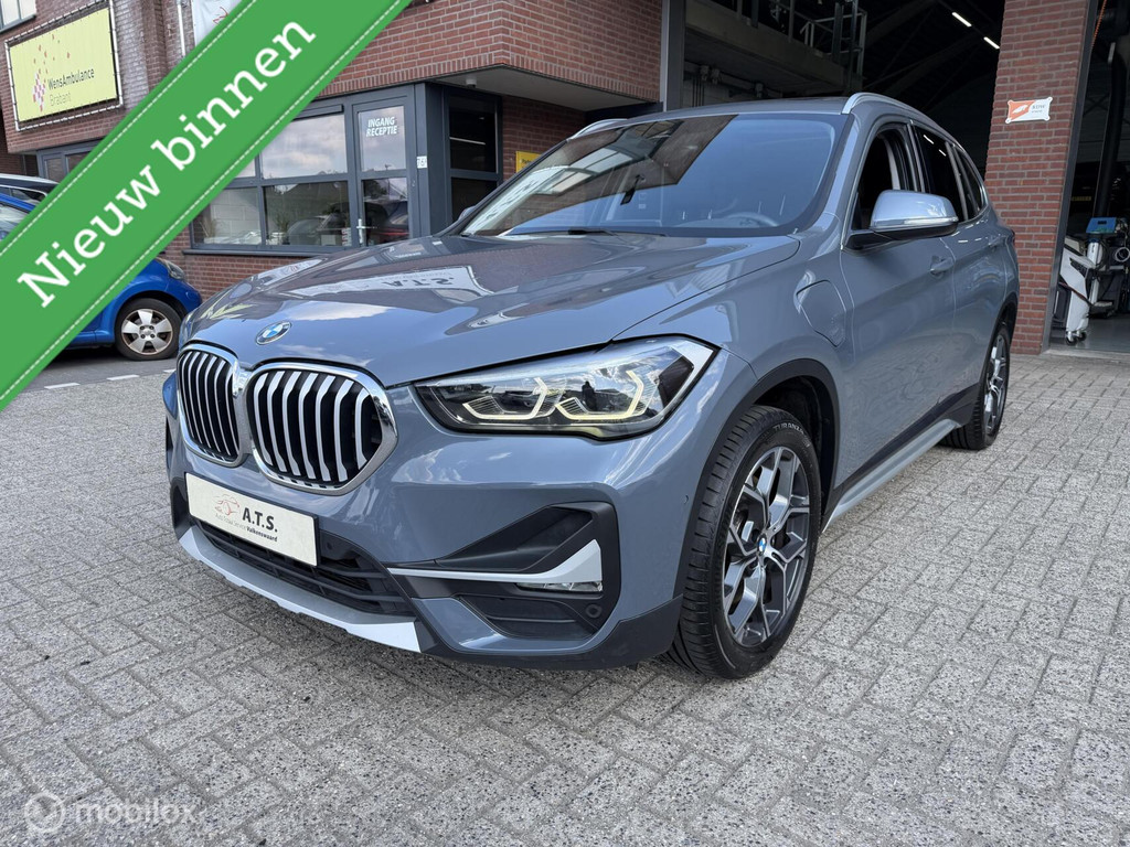 BMW X1 xDrive25e High Executive LEDER*PANO-DAK*HUD*LED*CAMERA* 55448530-0.jpg |  A.T.S.
